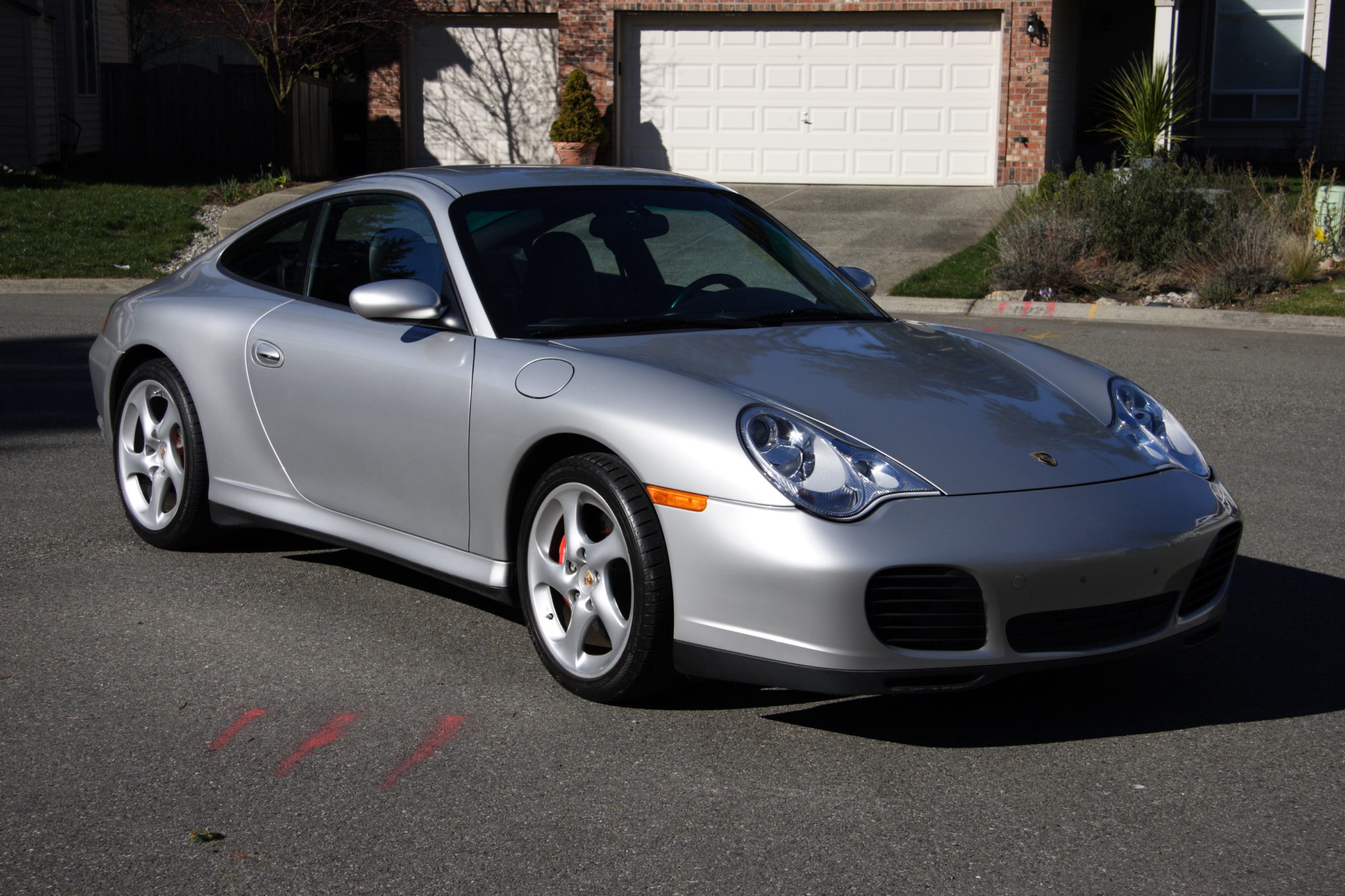 Dlaczego warto kupić Porsche 911 (996) Import samochodów